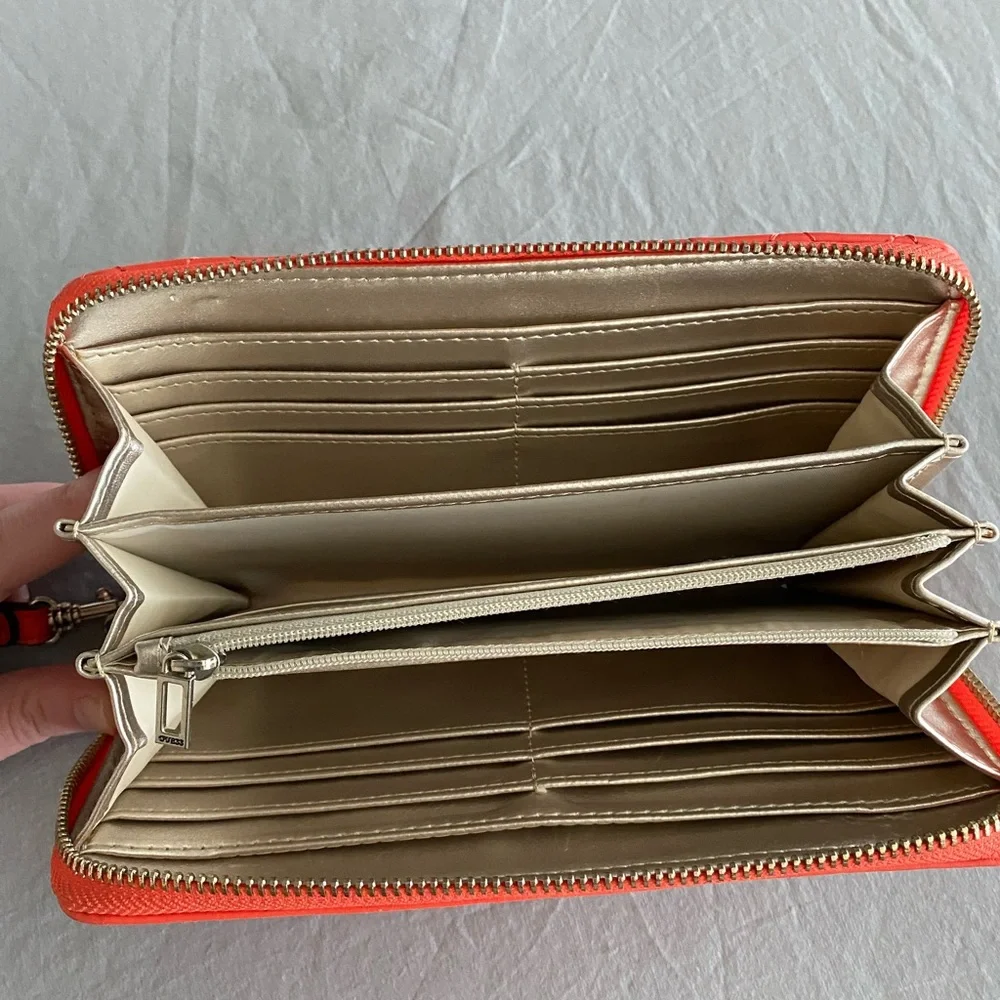 Orange wristlet - Picture 3 of 3